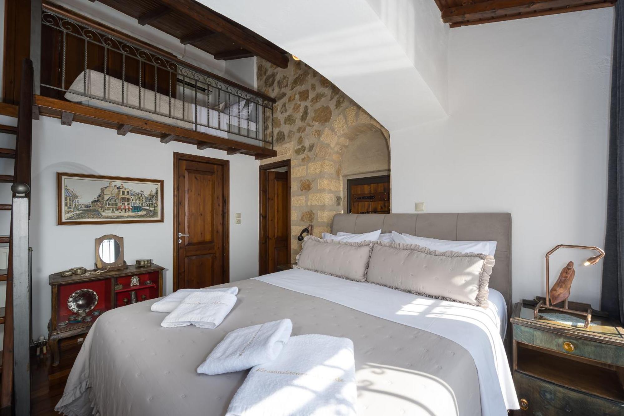 Four Seasons Stonework Castle Villa Лагониси Екстериор снимка
