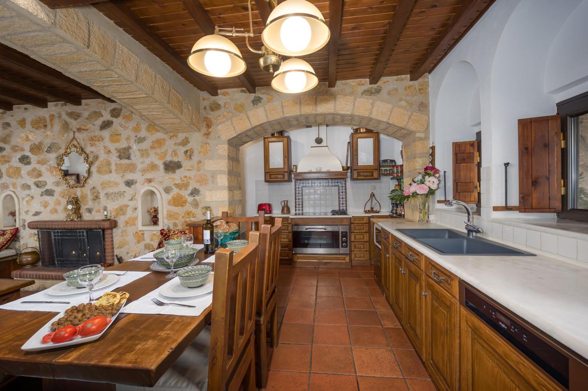 Four Seasons Stonework Castle Villa Лагониси Екстериор снимка