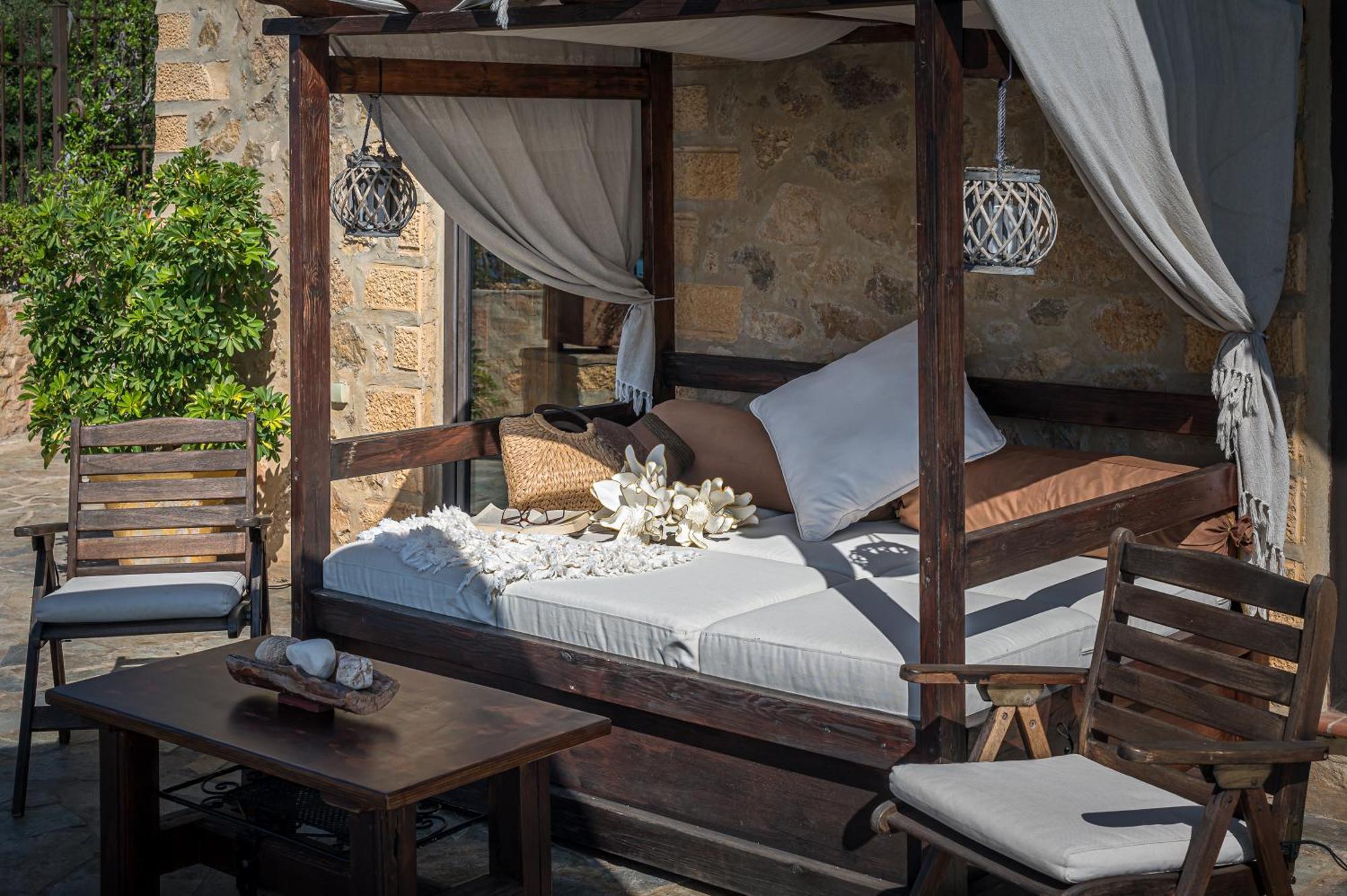 Four Seasons Stonework Castle Villa Лагониси Екстериор снимка